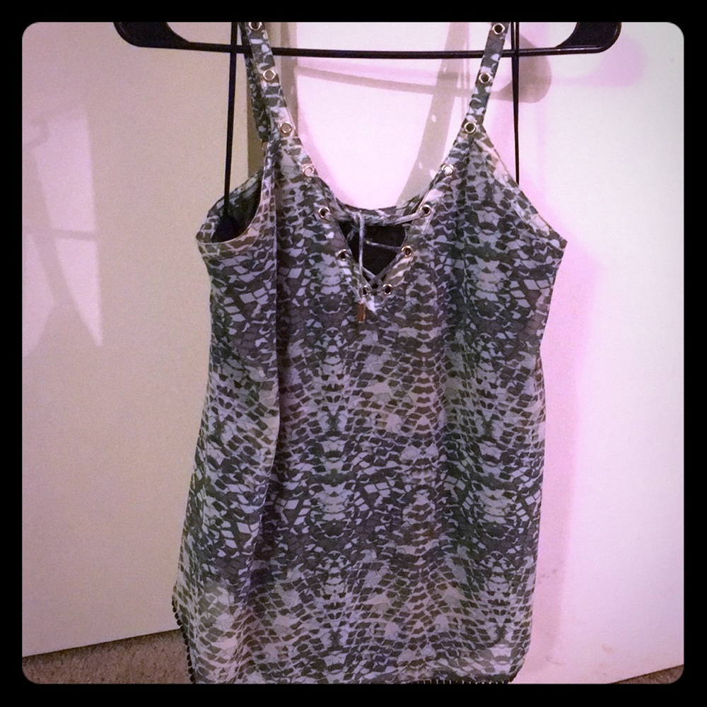 💕Guess Top size Small